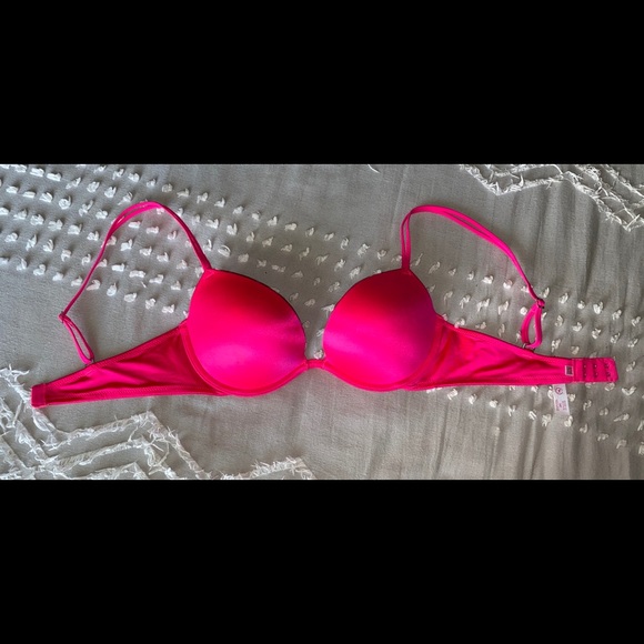 *SOLD* PINK By Victoria’s Secret Push-Up Plunge Bra - Picture 3 of 7